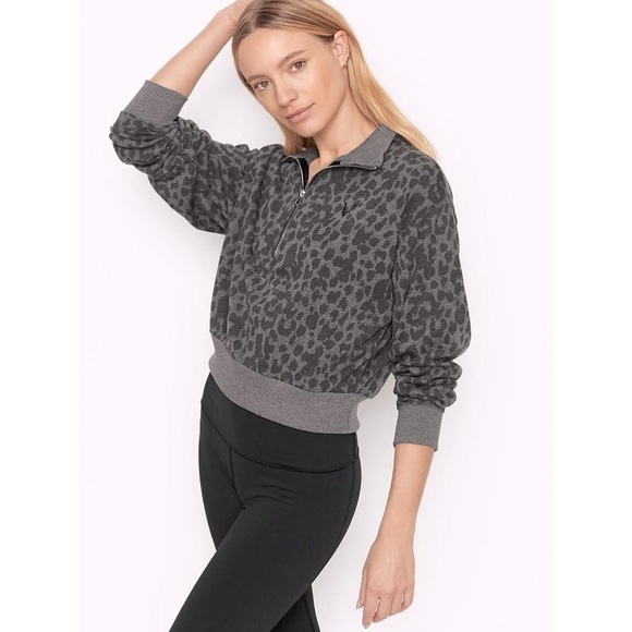 Victoria’s Secret Grey cropped sweatshirt top, 1/2 zip front, animal print Large - Picture 2 of 11